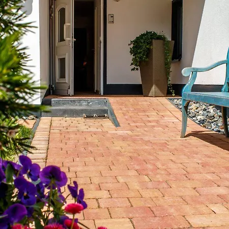 Haus Moenchgut Thiessow